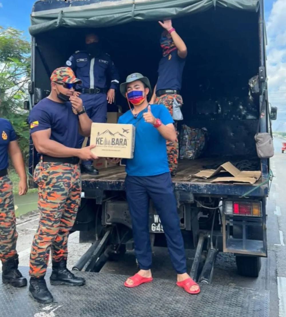 Serahan bekalan KEMBARA kepada Bomba dan Penyelamat
